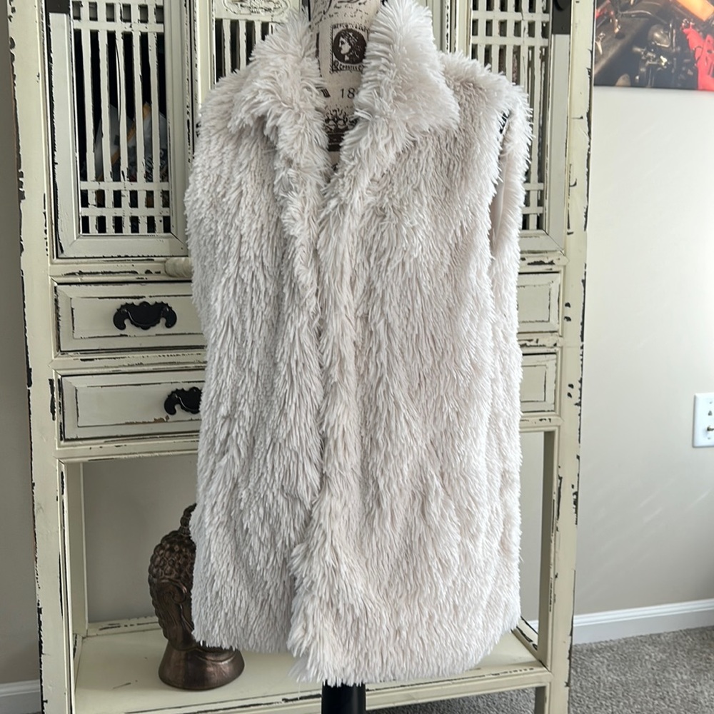 Betsy Johnson Large faux white fur vest.